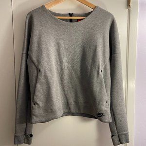 soft grey nike sweatshirt!
